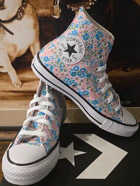 Converse Chuck Taylor All Star High 'Mini Flowers' / A14980C / Women's Size 6.5